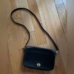 Vintage coach black leather crossbody bag
